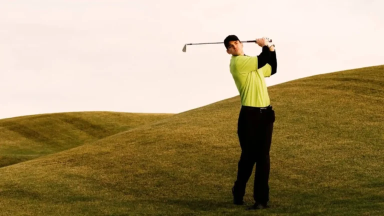 How to Hit a Golf Ball With Backspin